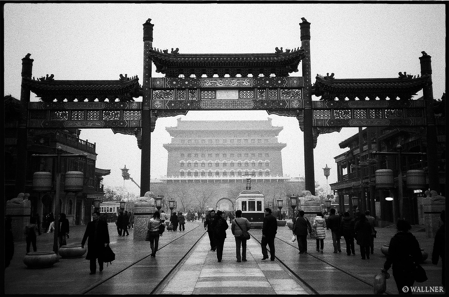 35mmPatrikWallner_Beijing_TraditionalMallLOWQ-1